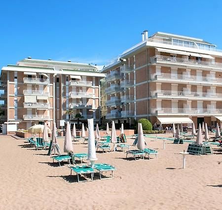 Puerto Del Sol Fronte Mare Apartment ลิโดดิเยโซโล ภายนอก รูปภาพ